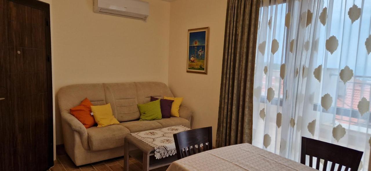 Luxury Apartments Ekaterina TTchernomorets Extérieur photo